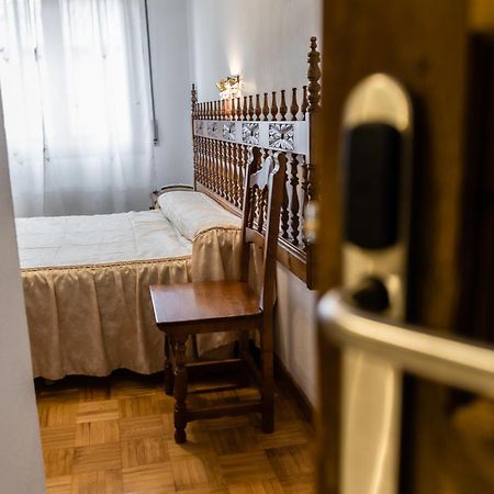Hostal Санто-Домінго-де-Сілос Екстер'єр фото