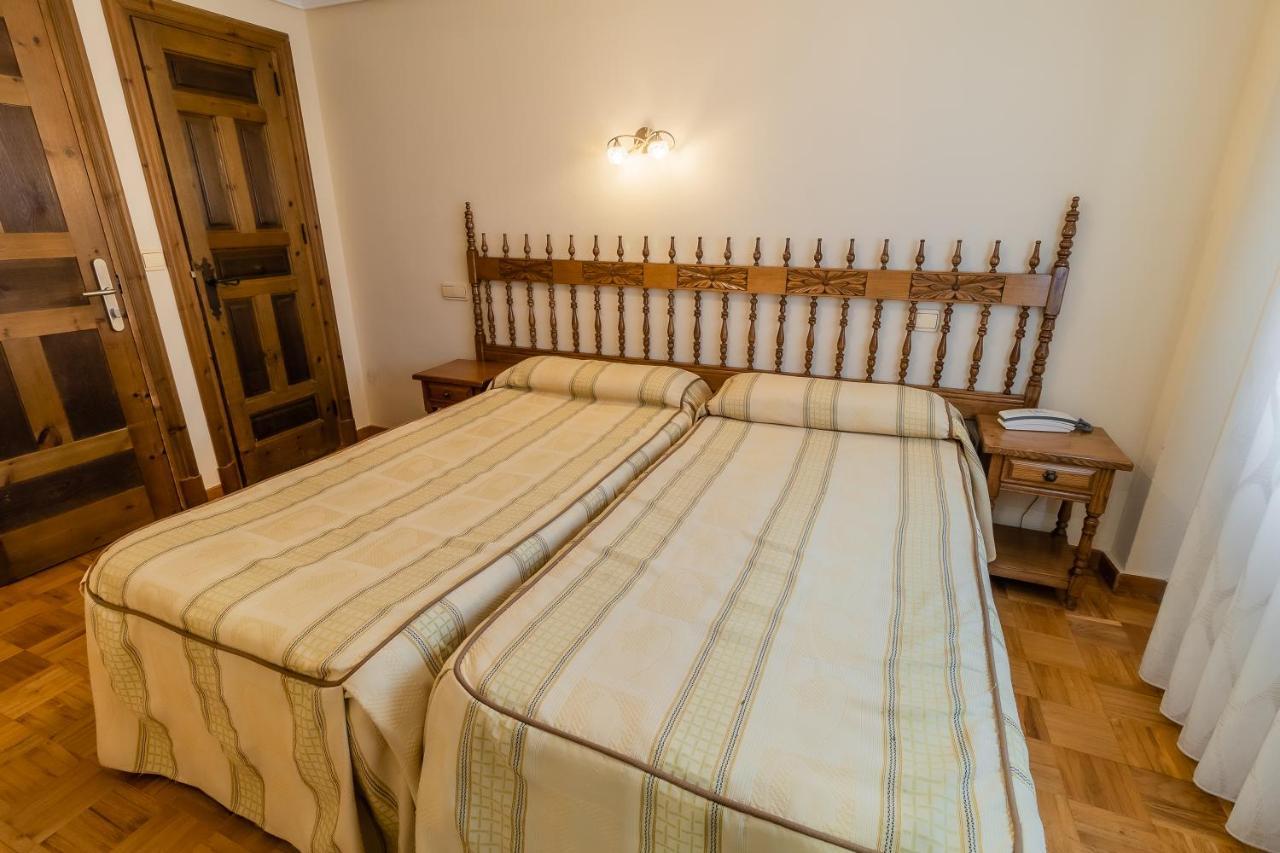 Hostal Санто-Домінго-де-Сілос Екстер'єр фото