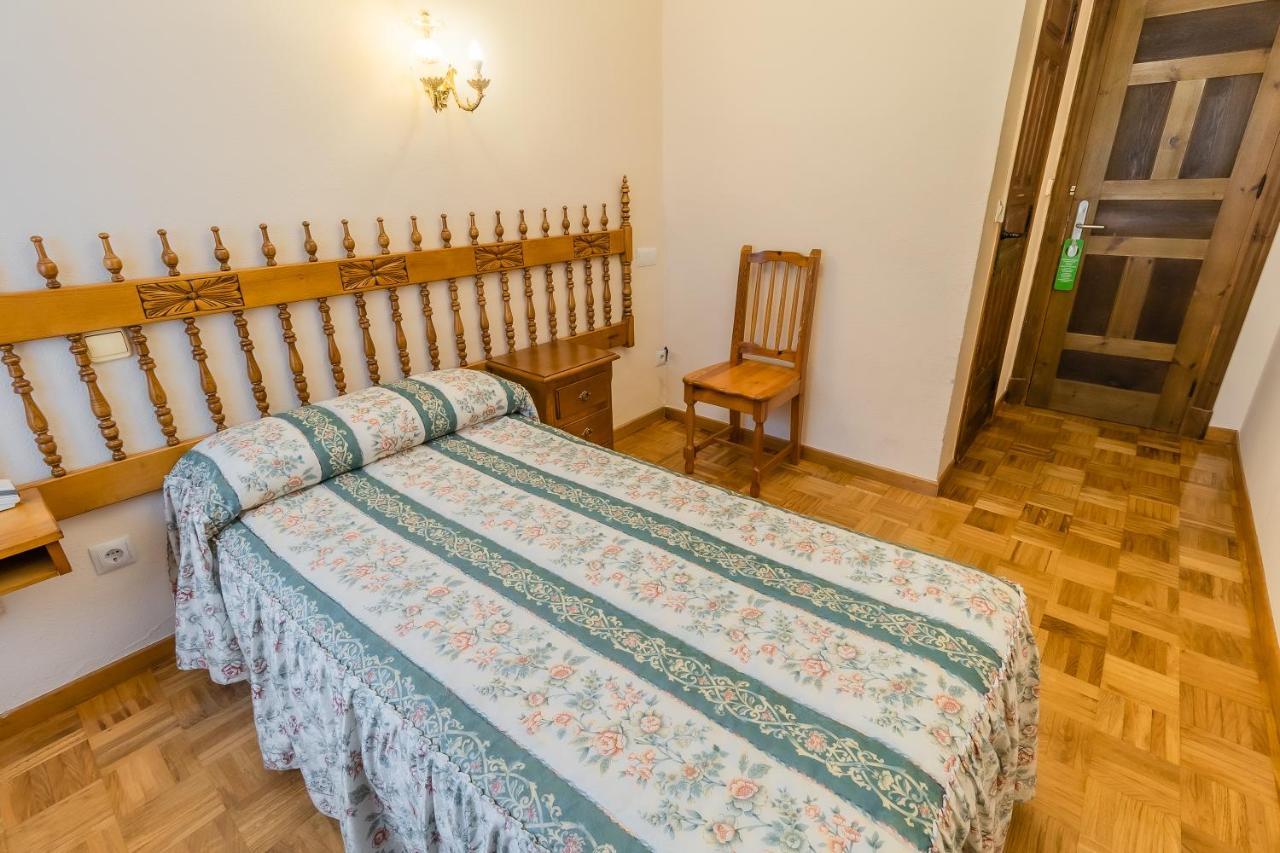 Hostal Санто-Домінго-де-Сілос Екстер'єр фото