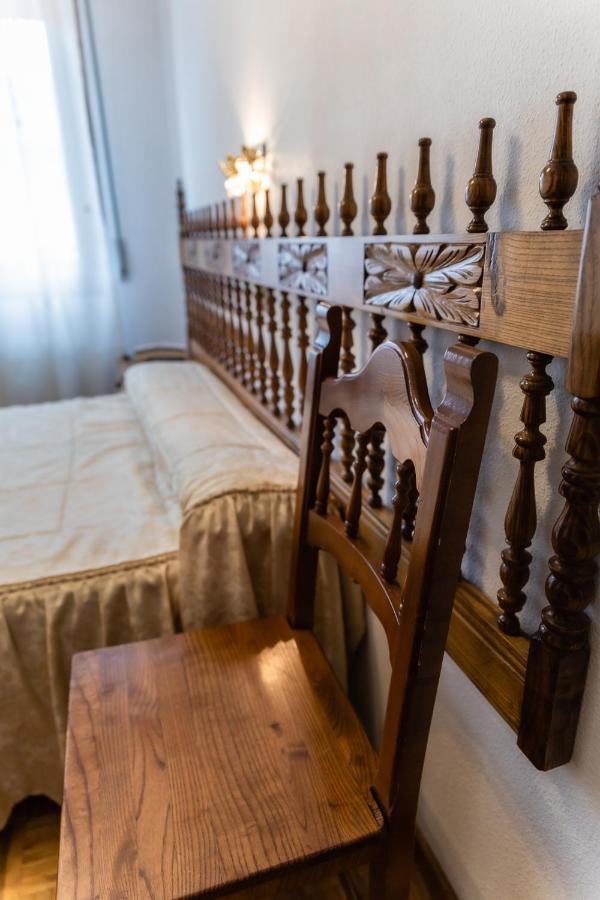 Hostal Санто-Домінго-де-Сілос Екстер'єр фото