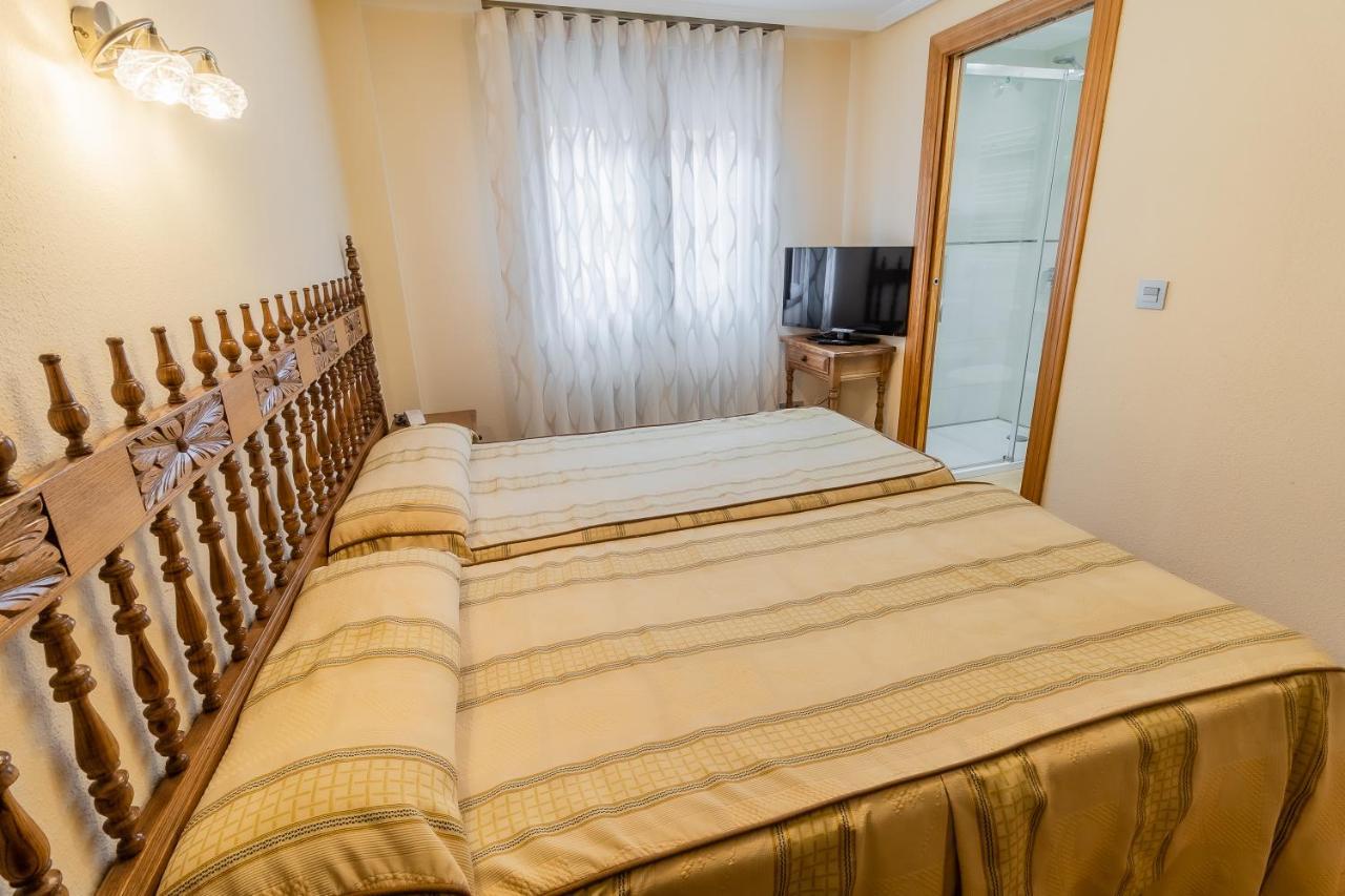 Hostal Санто-Домінго-де-Сілос Екстер'єр фото