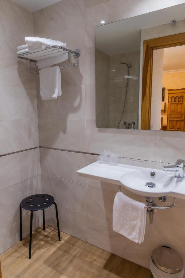 Hostal Санто-Домінго-де-Сілос Екстер'єр фото