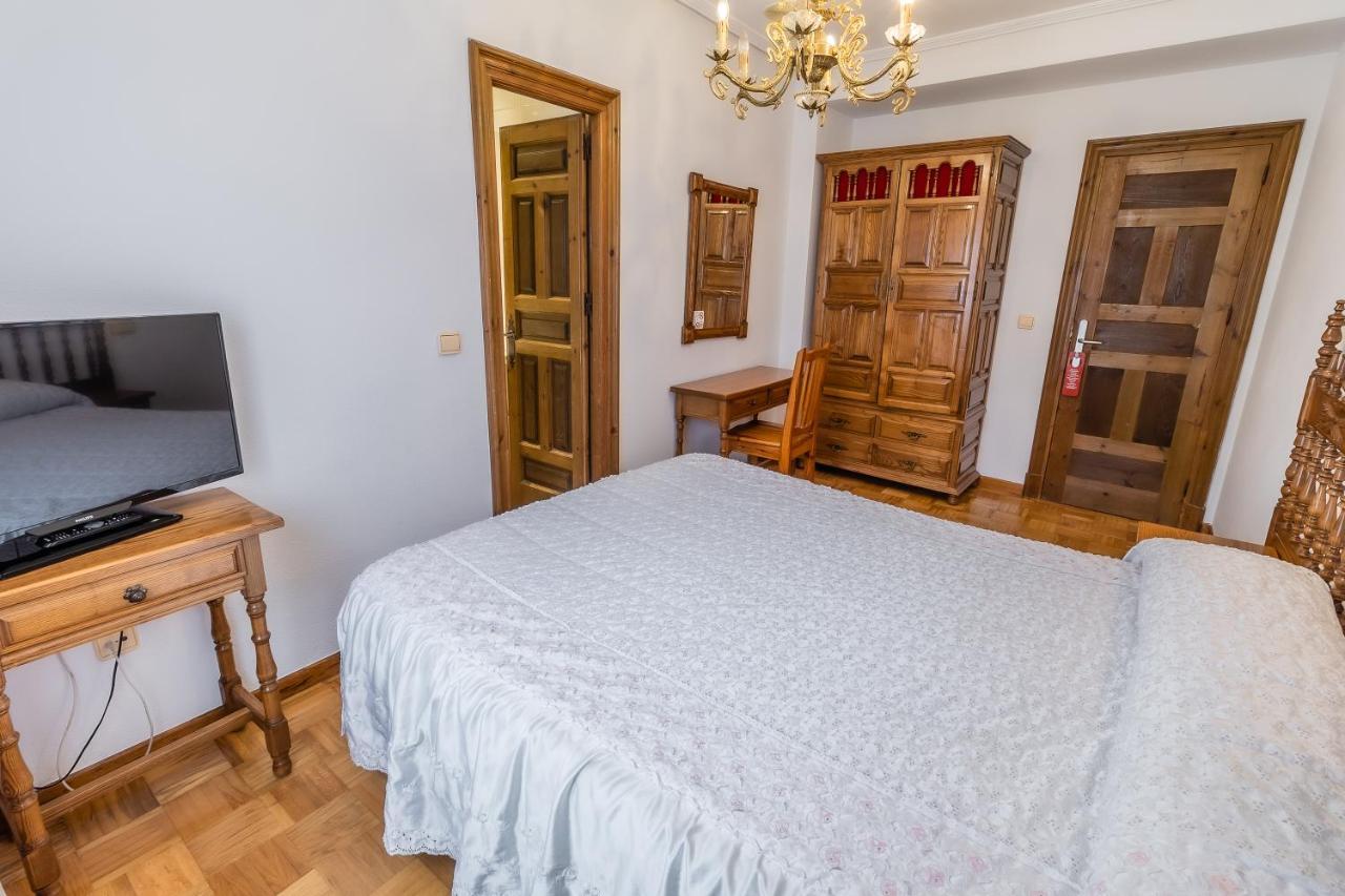 Hostal Санто-Домінго-де-Сілос Екстер'єр фото