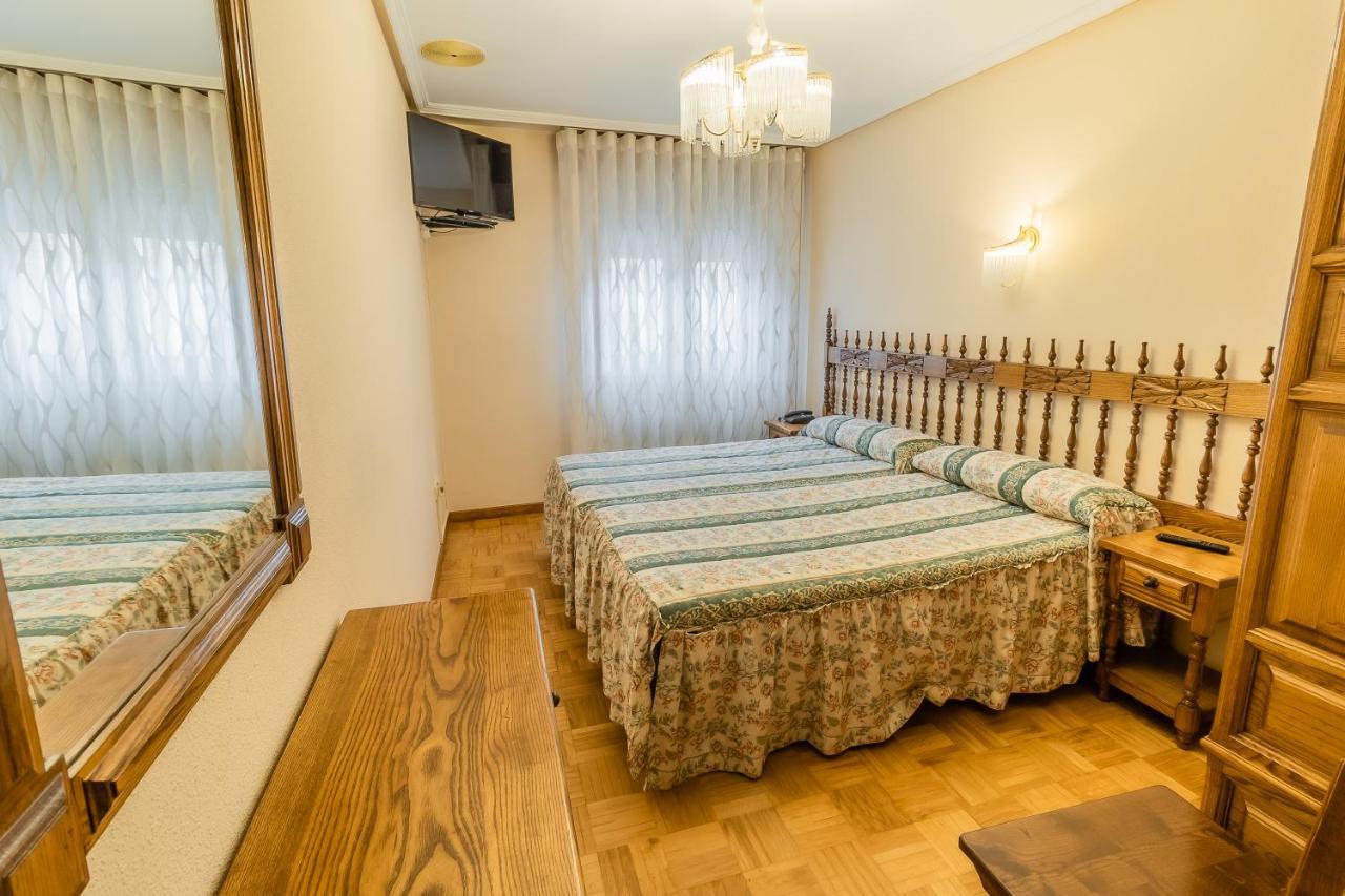 Hostal Санто-Домінго-де-Сілос Екстер'єр фото